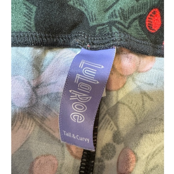 LuLaRoe TC Tall & Curvy Leggings Retro CHRISTMAS Ornament Gold Bells/Holly/Bows - Picture 4 of 5